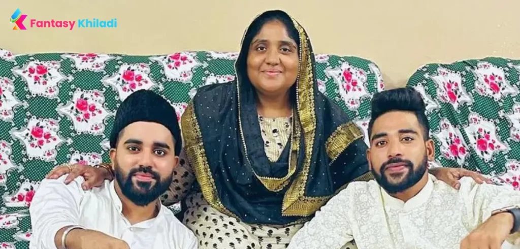 Mohammed Siraj with his Mother 