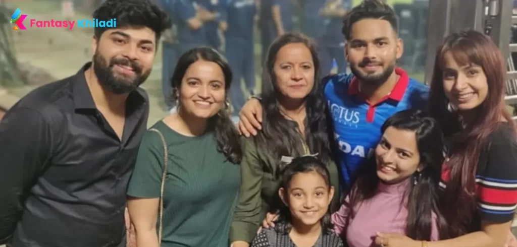 Rishabh Pant with his Family